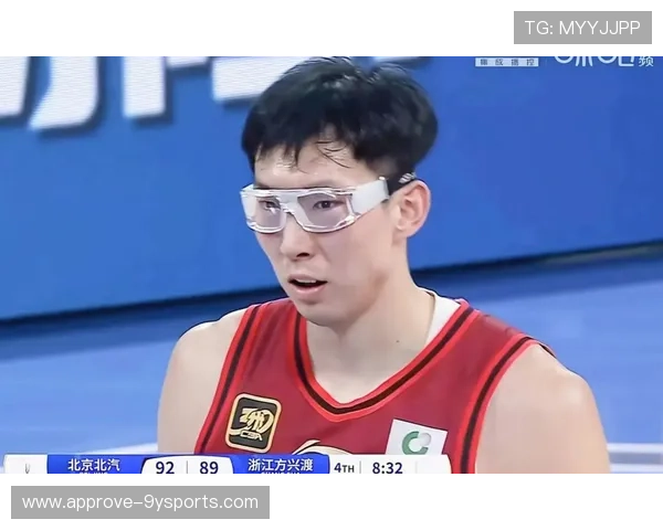 CBA季后赛激烈对决揭幕 球星表现引发球迷热议